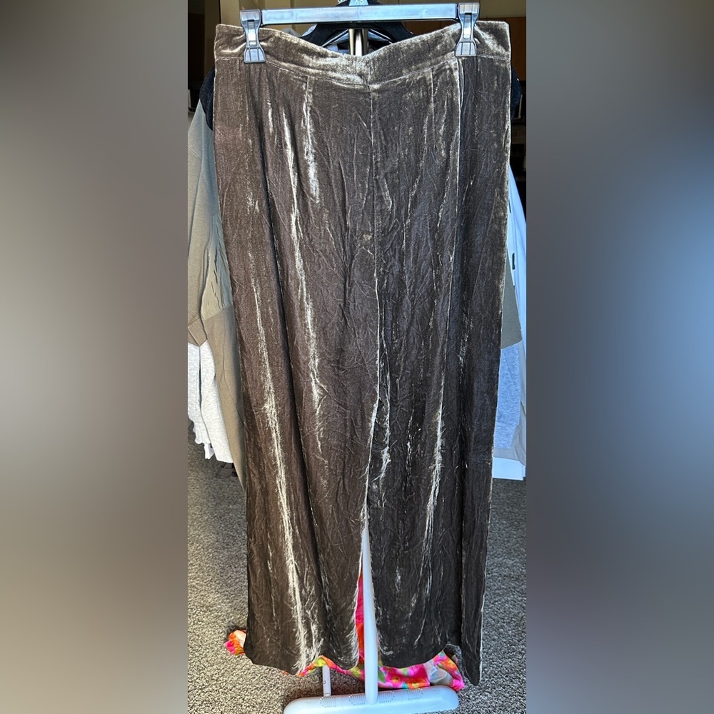 ATM | High-Rise Velvet Wide-Leg Pant - Picture 4 of 5